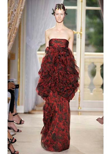 fass-giambattista-valli-couture-2012-runway-18-v.jpg