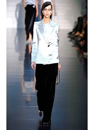 fass-giorgio-armani-couture-2012-runway-12-v.jpg