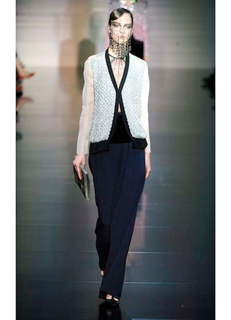 fass-giorgio-armani-couture-2012-runway-18-v.jpg