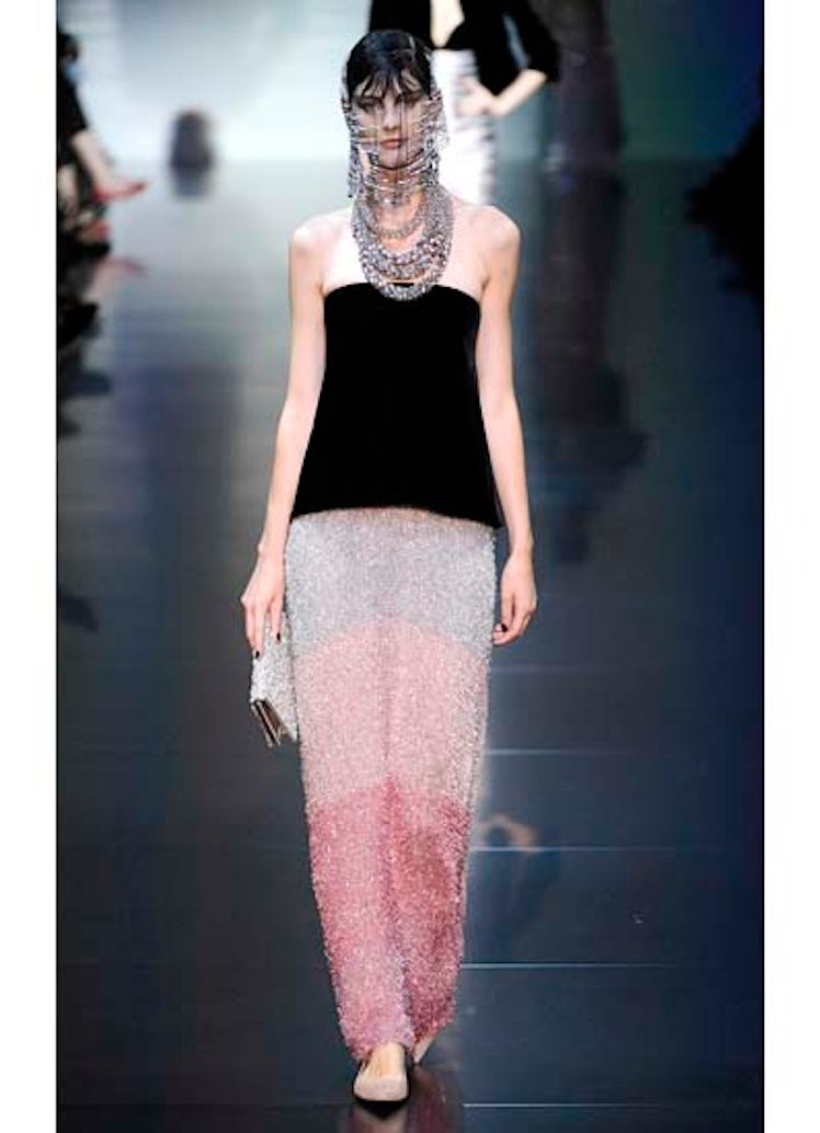 fass-giorgio-armani-couture-2012-runway-20-v.jpg
