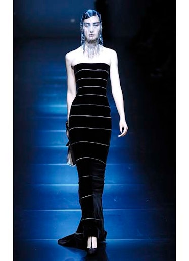 fass-giorgio-armani-couture-2012-runway-44-v.jpg