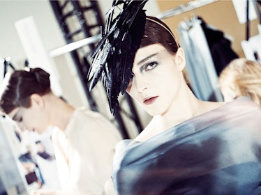 fass-giorgio-armani-couture-2012-backstage-02-h.jpg