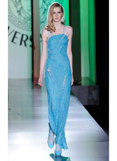 fass-versace-fall-2012-runway-13-v.jpg