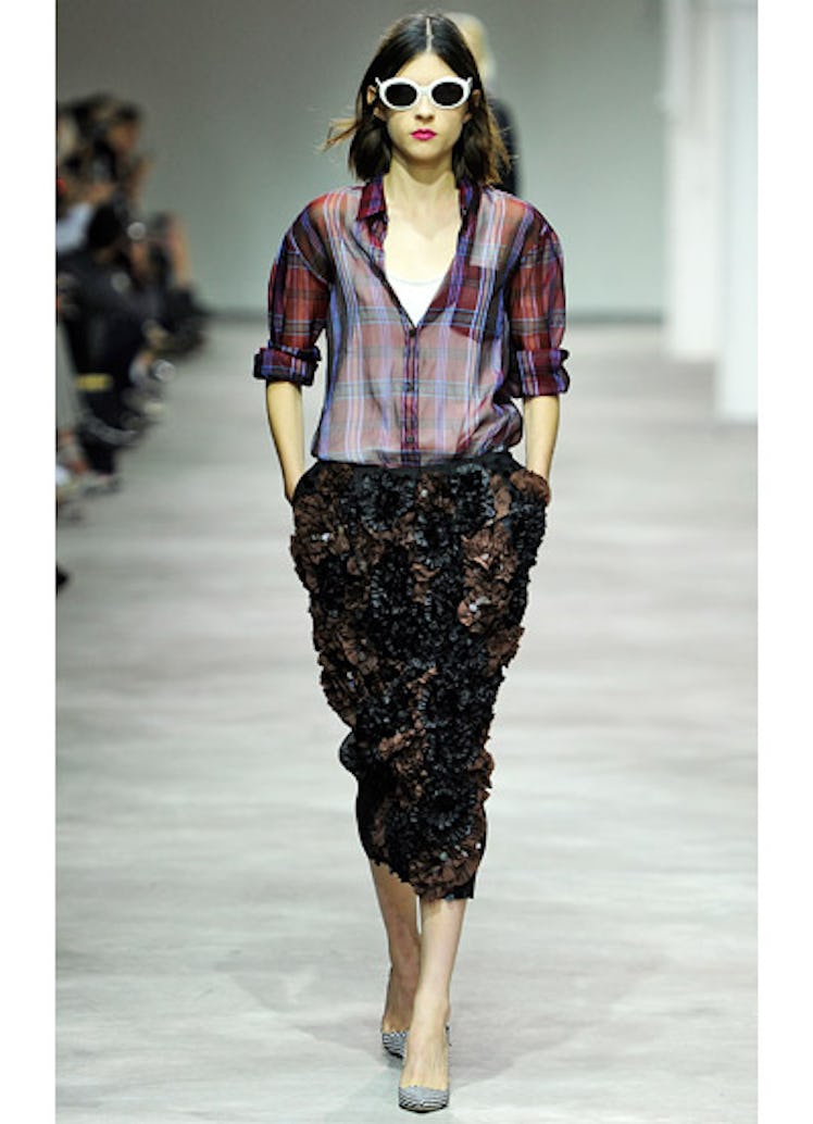 fass-dries-van-noten-spring-2013-runway-01-v.jpg