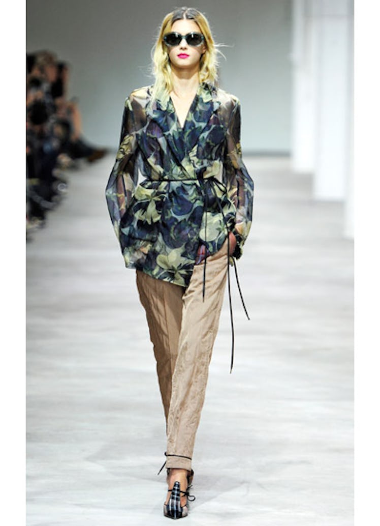 fass-dries-van-noten-spring-2013-runway-37-v.jpg