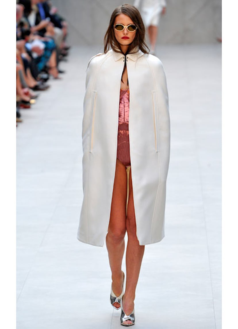 fass-burberry-spring-2013-runway-01-v.jpg