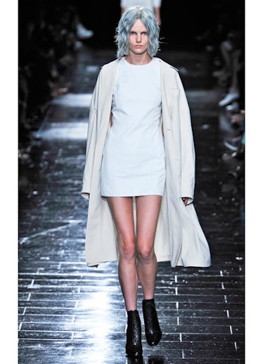 fass-theyskens-theory-spring-2013-runway-22-v.jpg