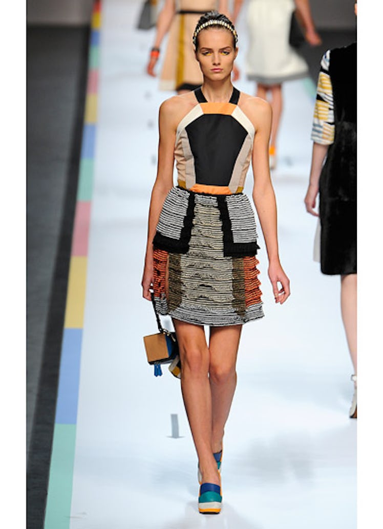 fass-fendi-spring-2013-runway-09-v.jpg