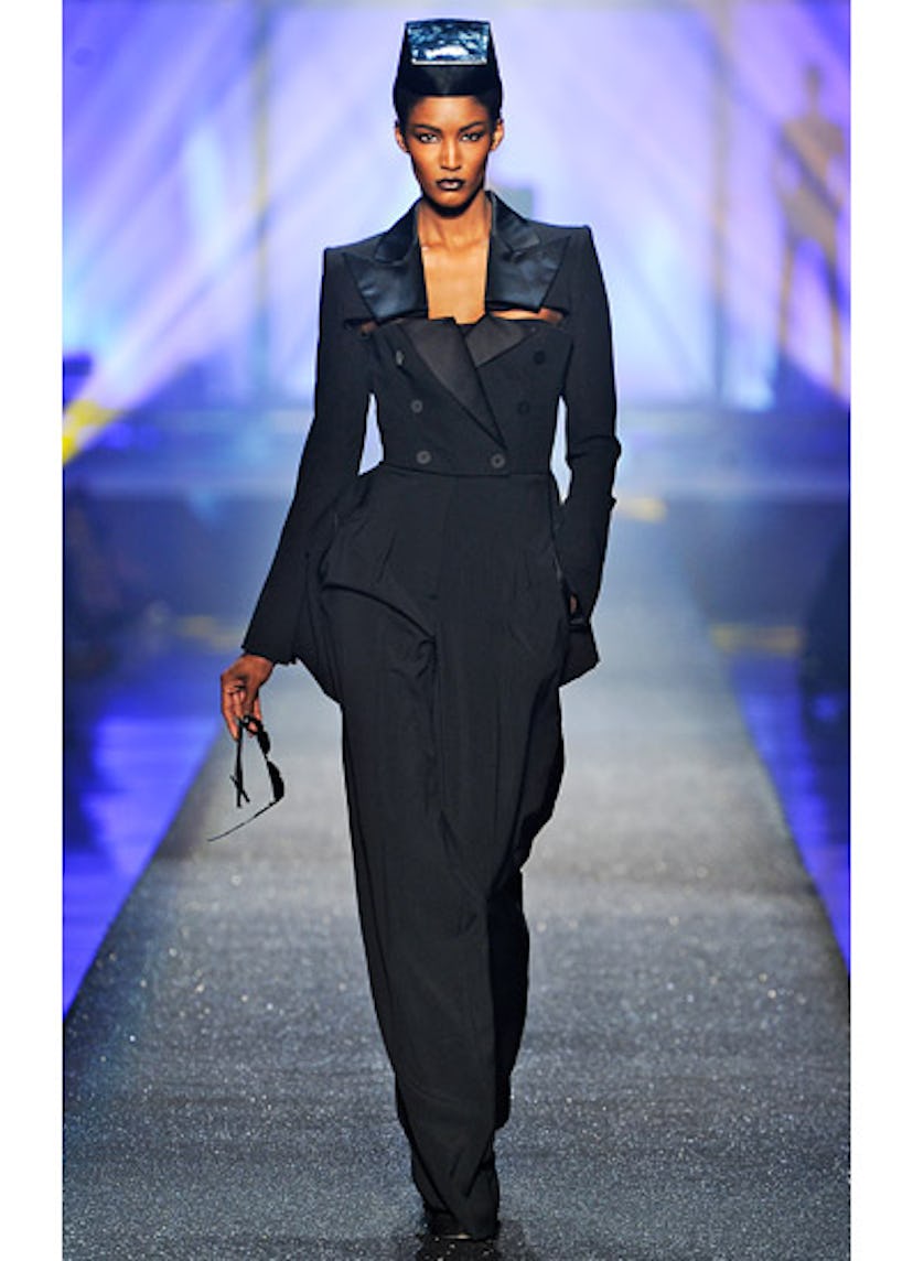 fass-jpg-spring-2013-runway-01-v.jpg