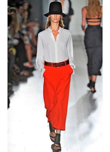 fass-victoria-beckham-spring-2013-runway-03-v.jpg