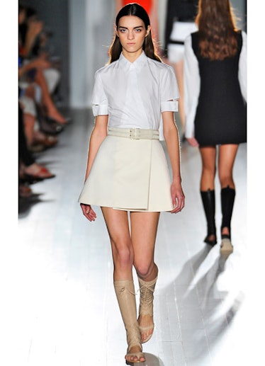 fass-victoria-beckham-spring-2013-runway-12-v.jpg