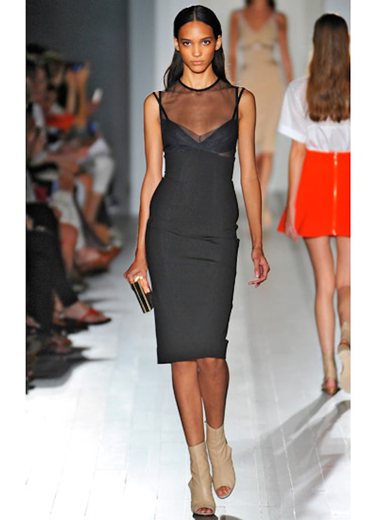 fass-victoria-beckham-spring-2013-runway-16-v.jpg