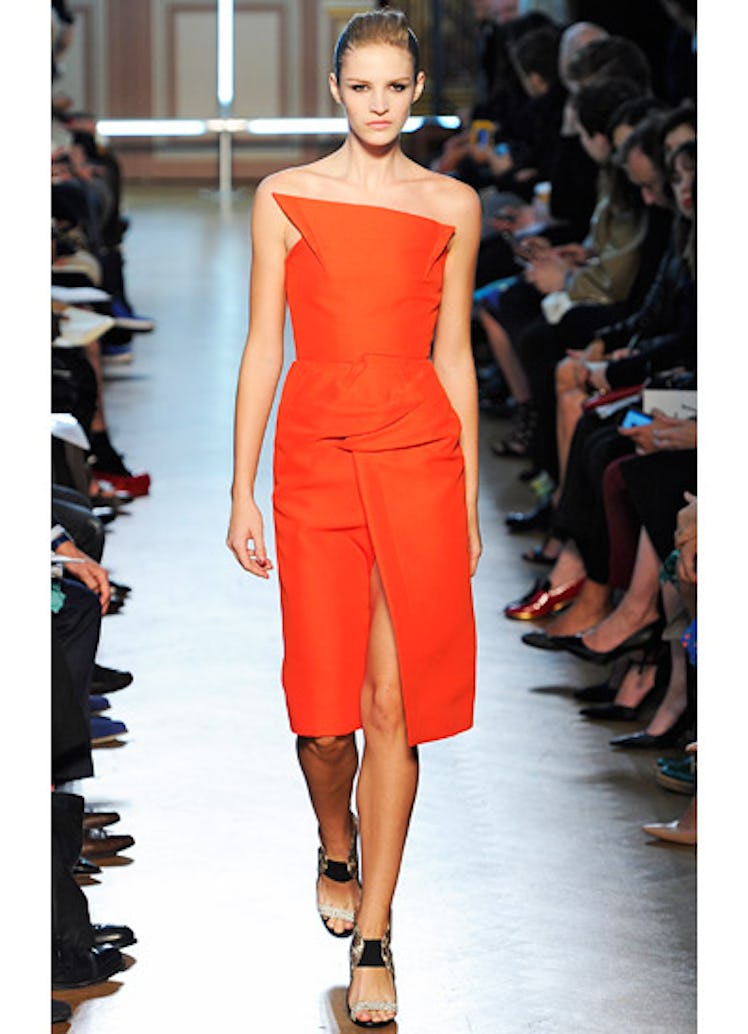 fass-roland-mouret-spring-2013-runway-04-v.jpg