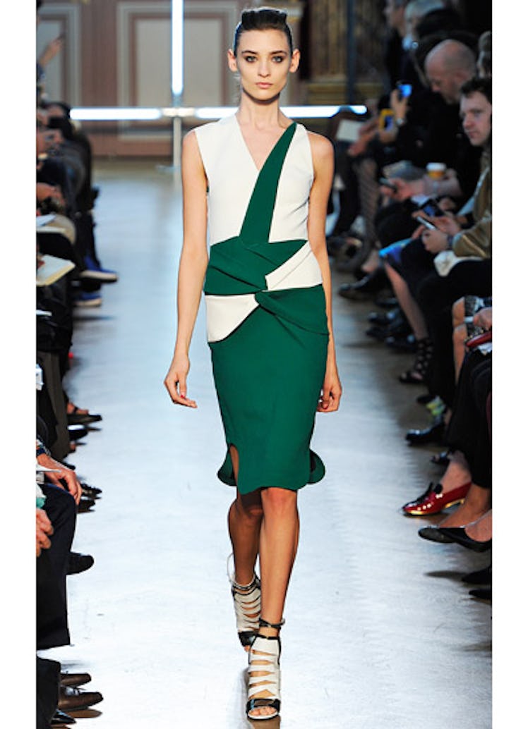 fass-roland-mouret-spring-2013-runway-08-v.jpg