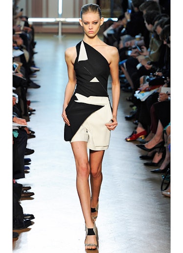 fass-roland-mouret-spring-2013-runway-33-v.jpg