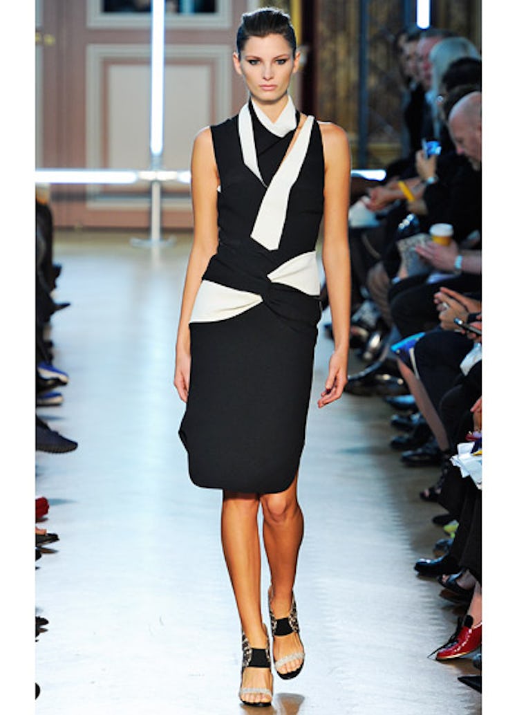 fass-roland-mouret-spring-2013-runway-34-v.jpg