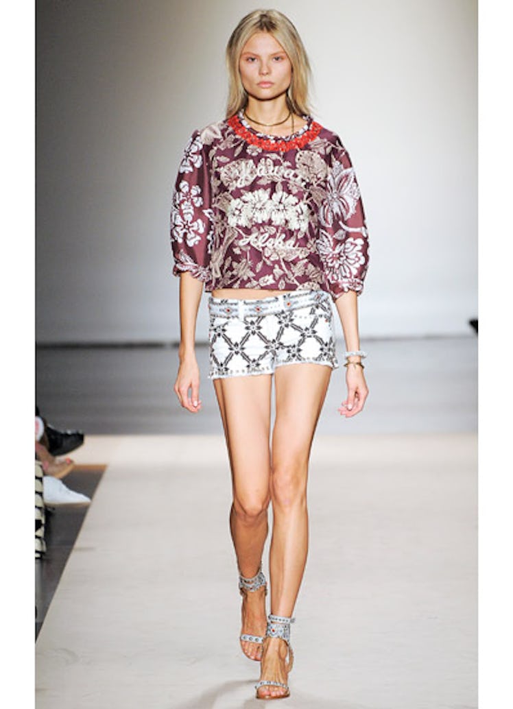 fass-isabel-marant-spring-2013-runway-06-v.jpg