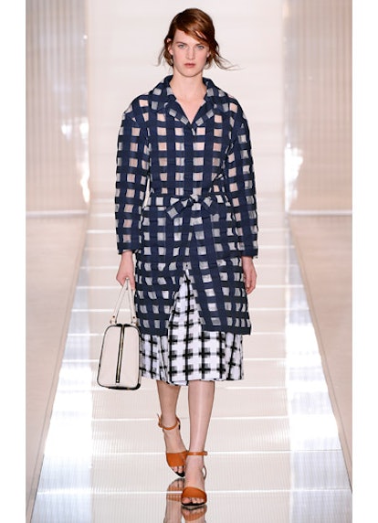 fass-marni-spring-2013-runway-01-v.jpg