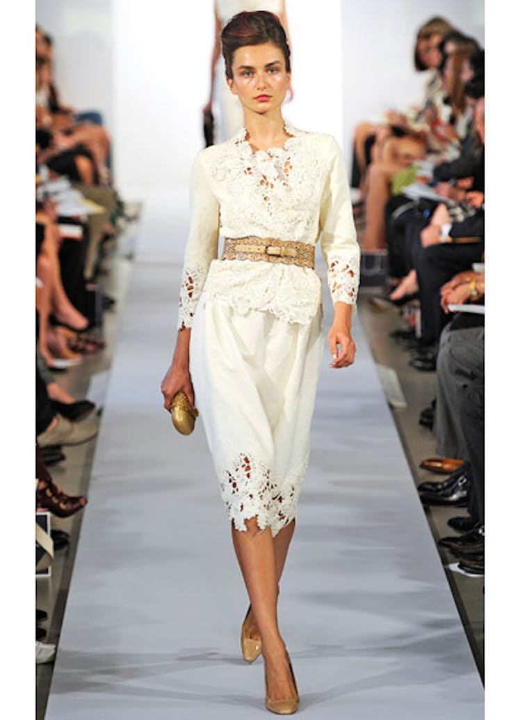 fass-oscar-de-la-renta-spring-2013-runway-06-v.jpg