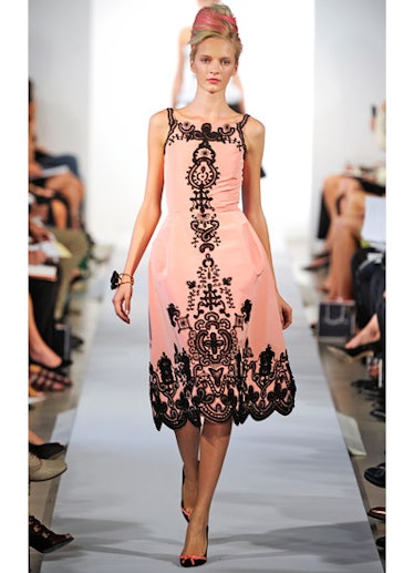 fass-oscar-de-la-renta-spring-2013-runway-33-v.jpg