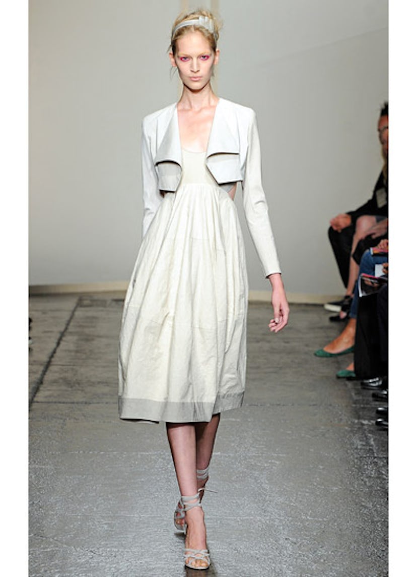 fass-donna-karan-spring-2013-runway-01-v.jpg