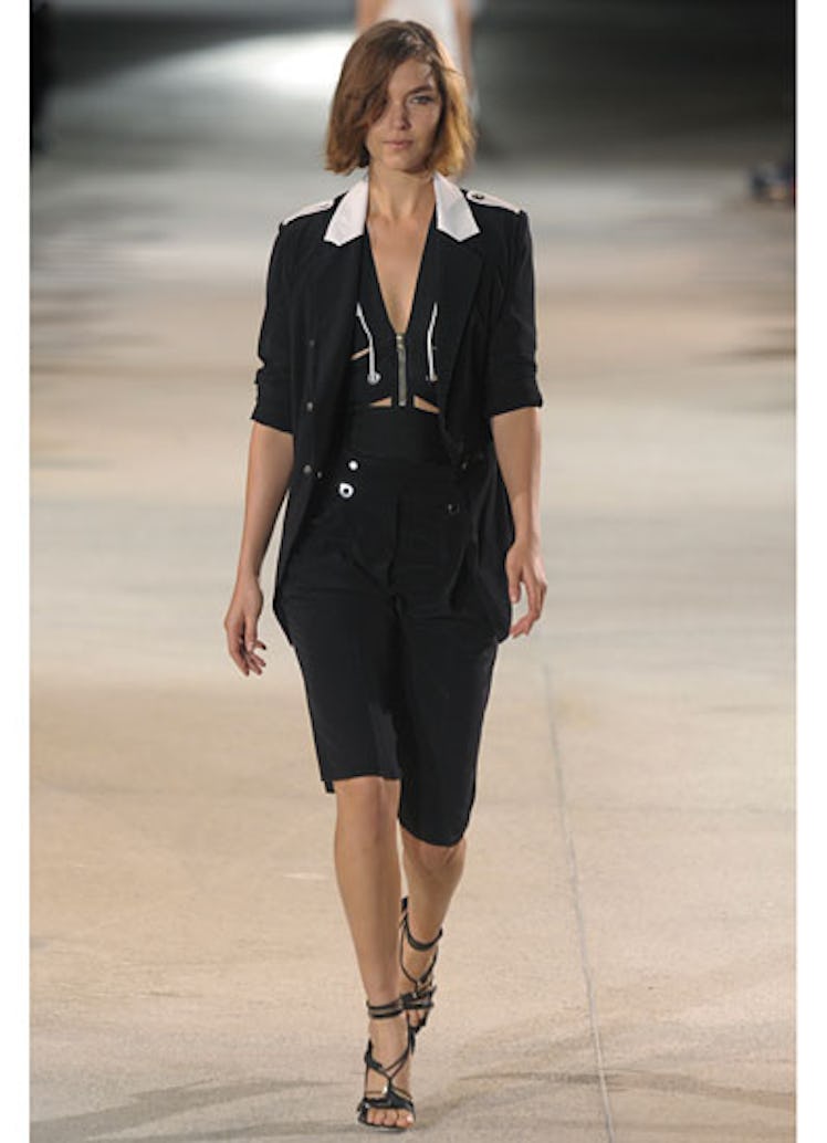 fass-anthony-vaccarello-spring-2013-02-v.jpg