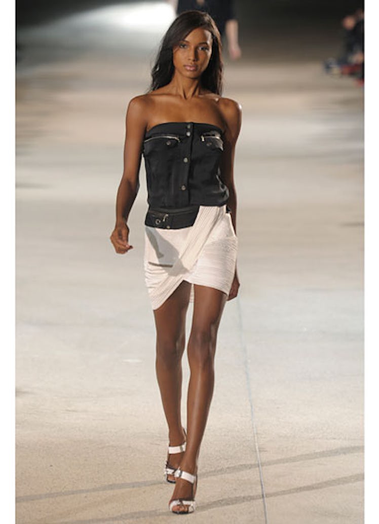 fass-anthony-vaccarello-spring-2013-06-v.jpg