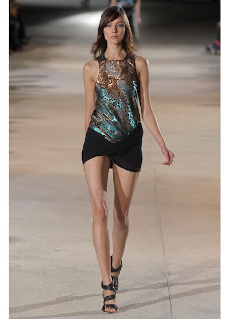 fass-anthony-vaccarello-spring-2013-27-v.jpg