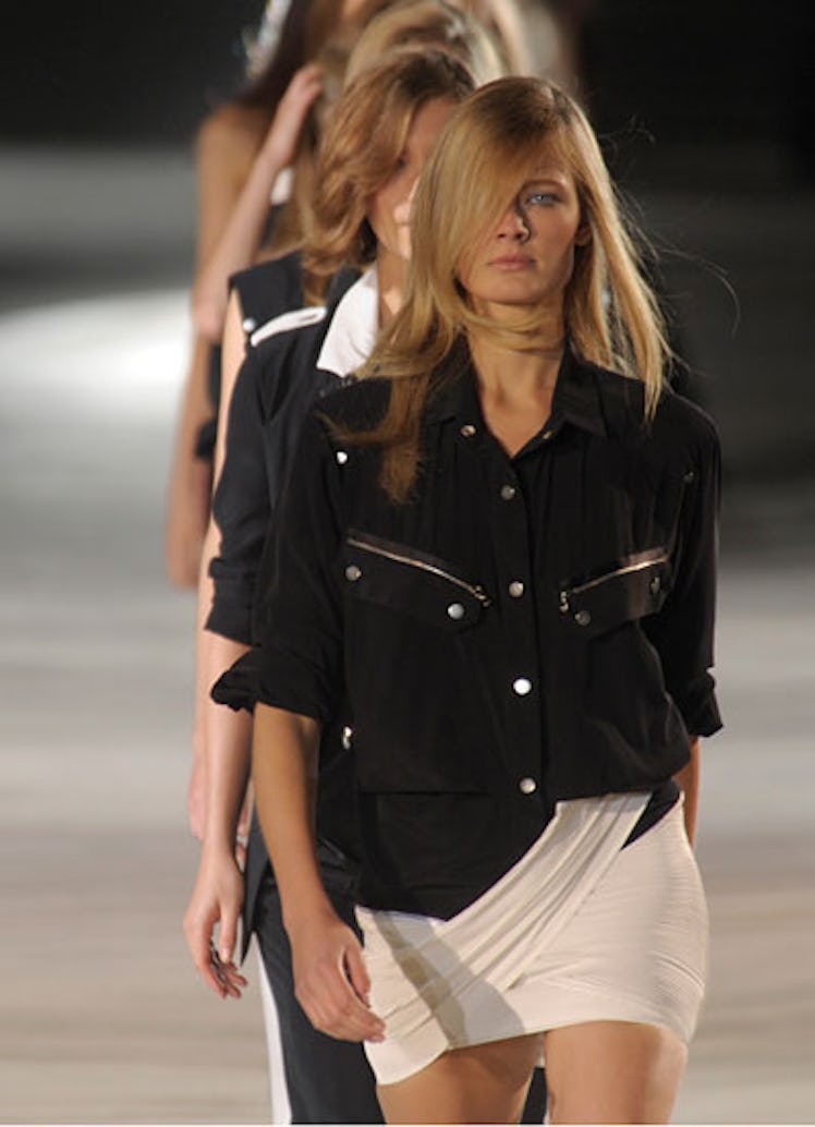 fass-anthony-vaccarello-spring-2013-30-v.jpg