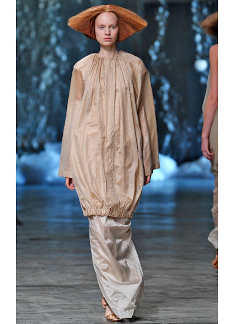 fass-rick-owens-spring-2013-runway-04-v.jpg