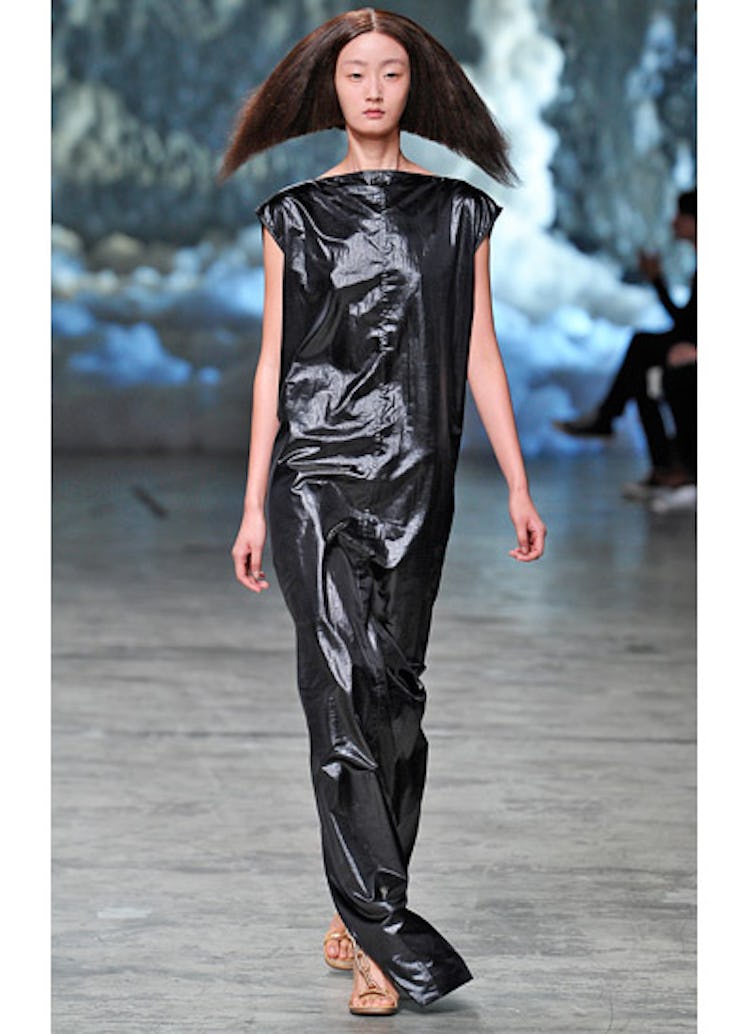 fass-rick-owens-spring-2013-runway-26-v.jpg