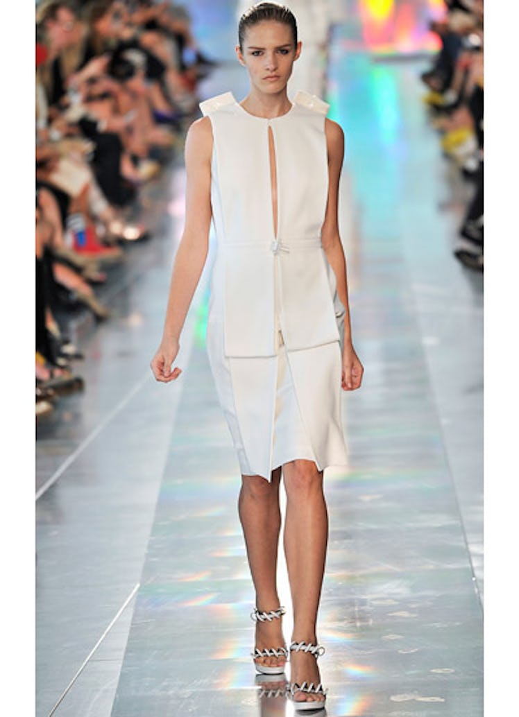 fass-christopher-kane-spring-2013-runway-04-v.jpg