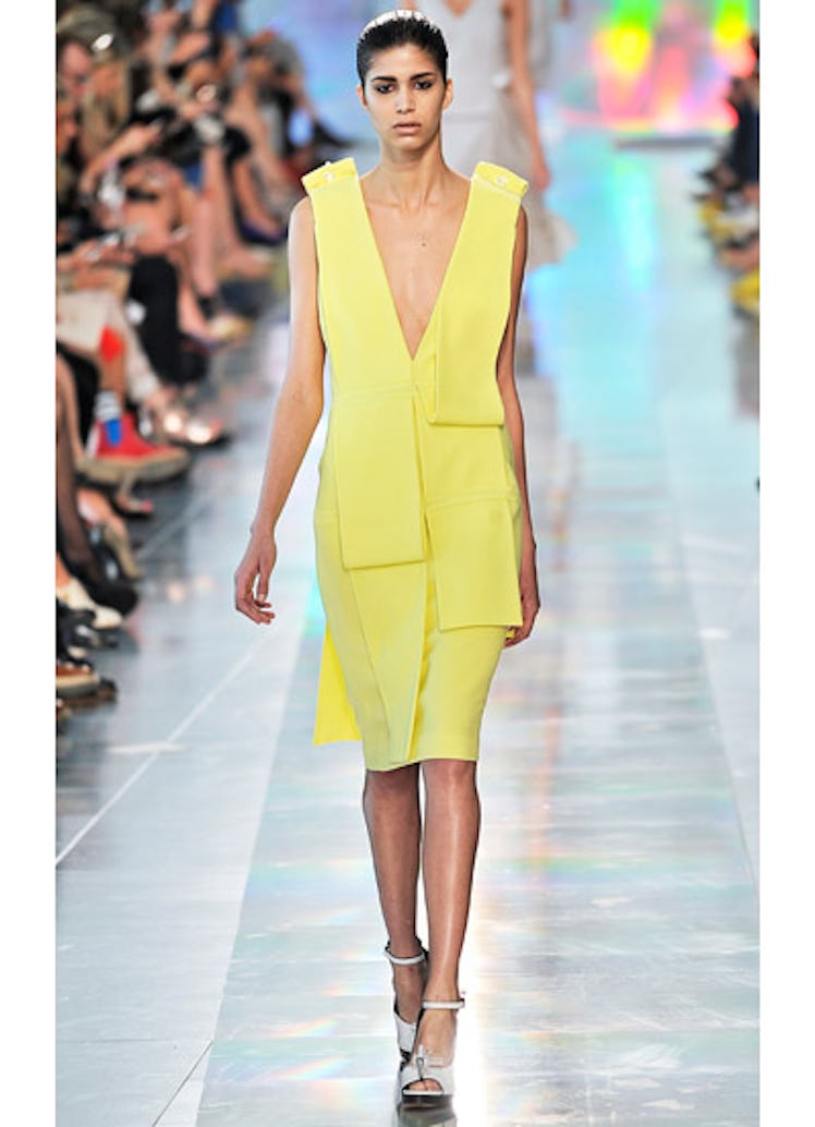 fass-christopher-kane-spring-2013-runway-16-v.jpg