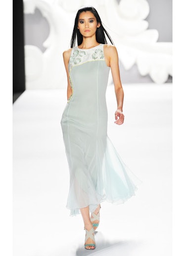 fass-carolina-herrera-spring-2013-runway-10-v.jpg