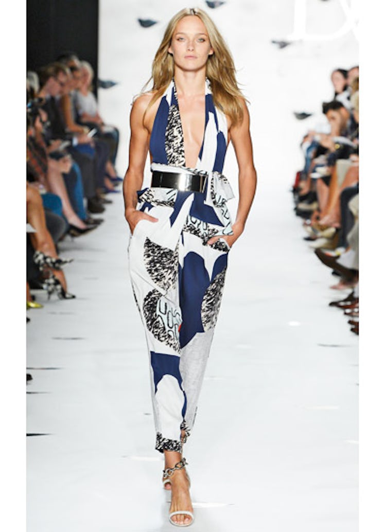 fass-dvf-spring-2013-runway-05-v.jpg