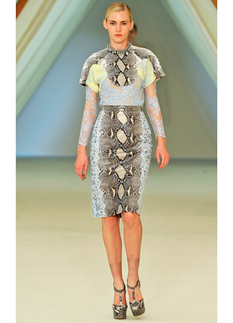 fass-erdem-spring-2013-runway-05-v.jpg