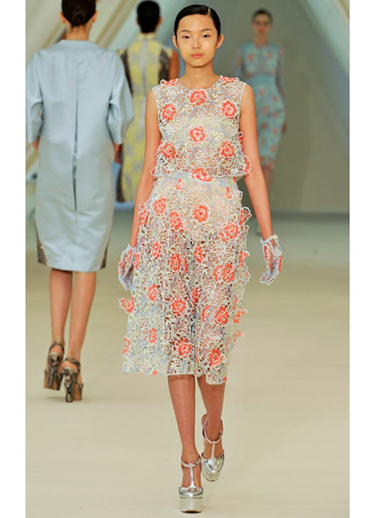 fass-erdem-spring-2013-runway-08-v.jpg