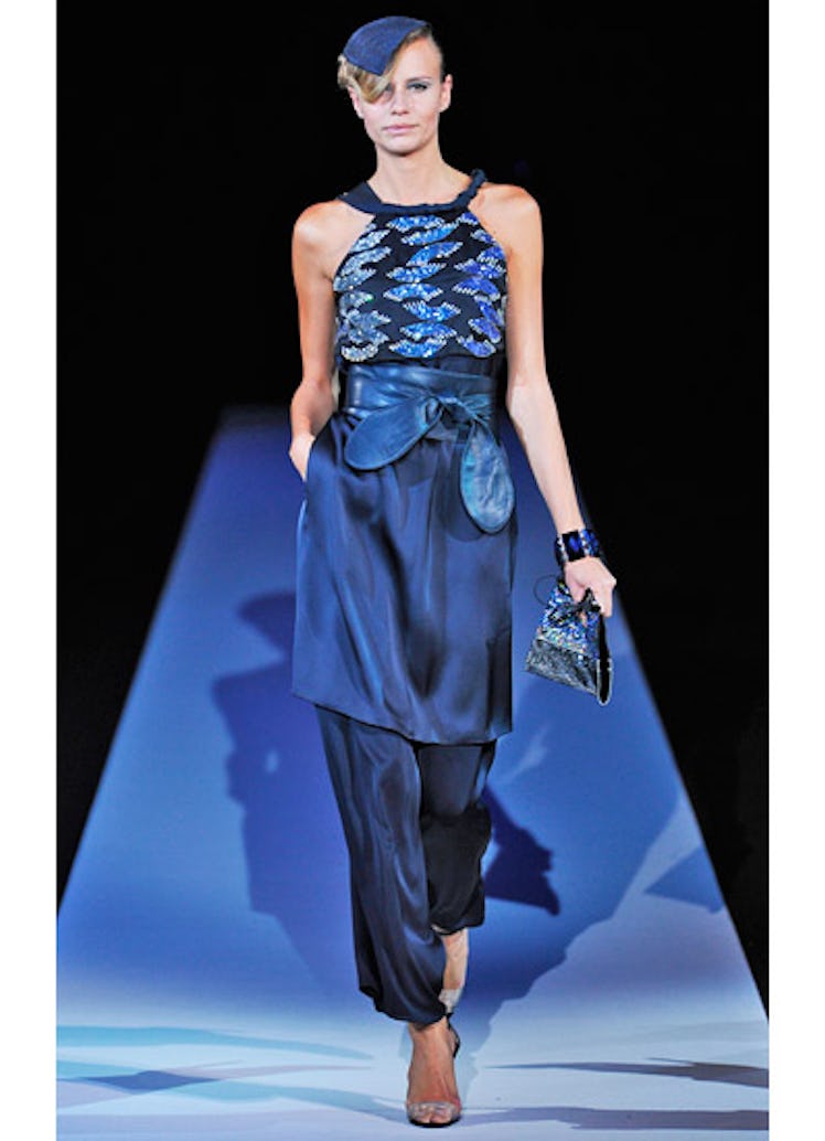 fass-giorgio-armani-spring-2013-runway-49-v.jpg