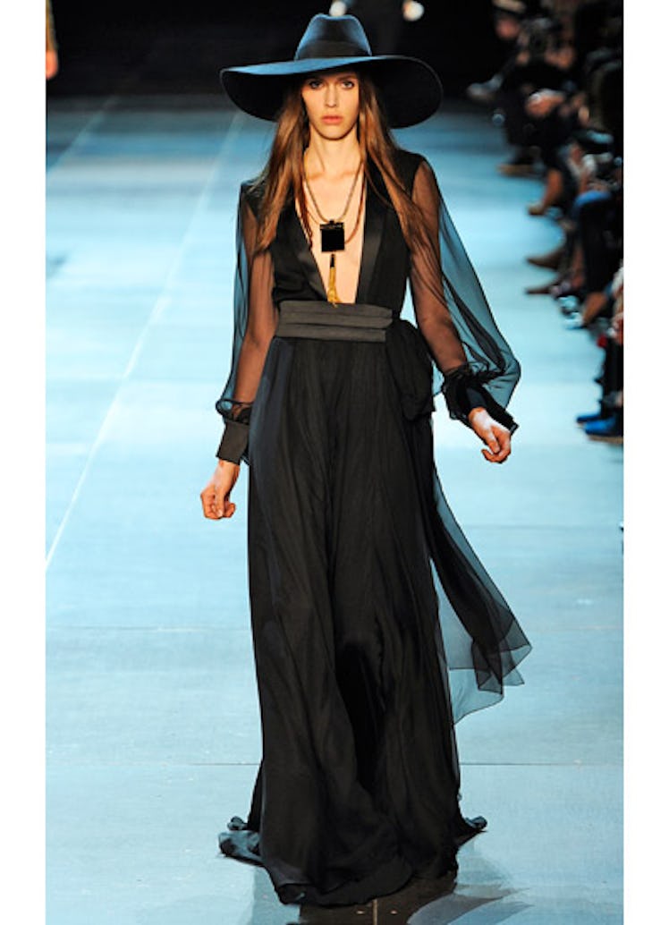 fass-saint-laurent-spring-2013-runway-06-v.jpg