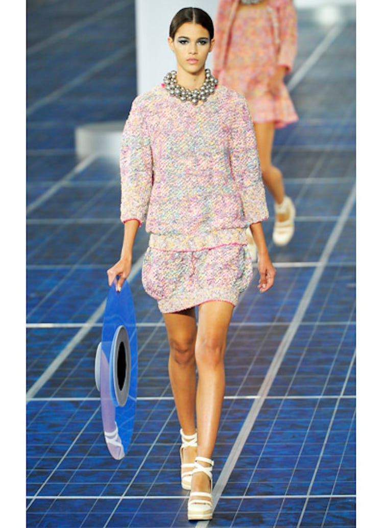 fass-chanel-spring-2013-runway-54-v.jpg