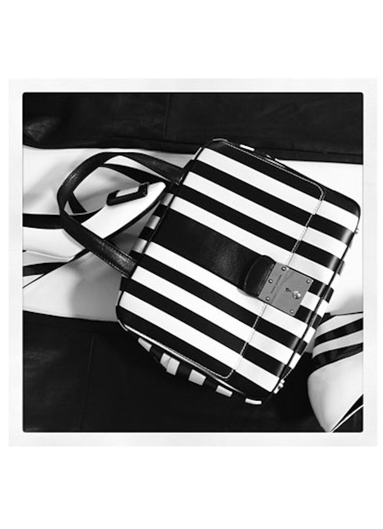 acss-black-and-white-accessories-06-v.jpg