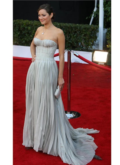 cess-marion-cotillard-best-red-carpet-looks-01-v.jpg