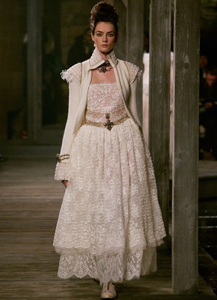 fass-chanel-pre-fall-2013-runway-73-v.jpg