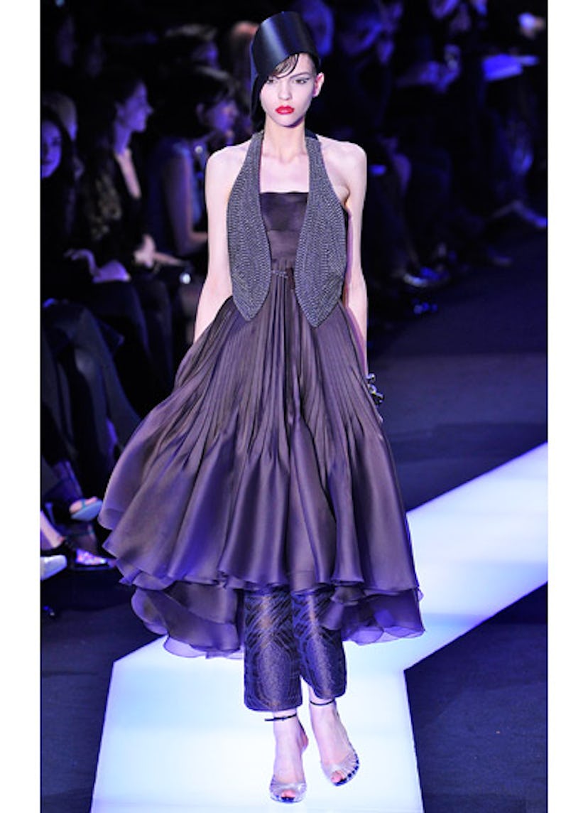 fass-armani-prive-spring-2013-runway-01-v.jpg