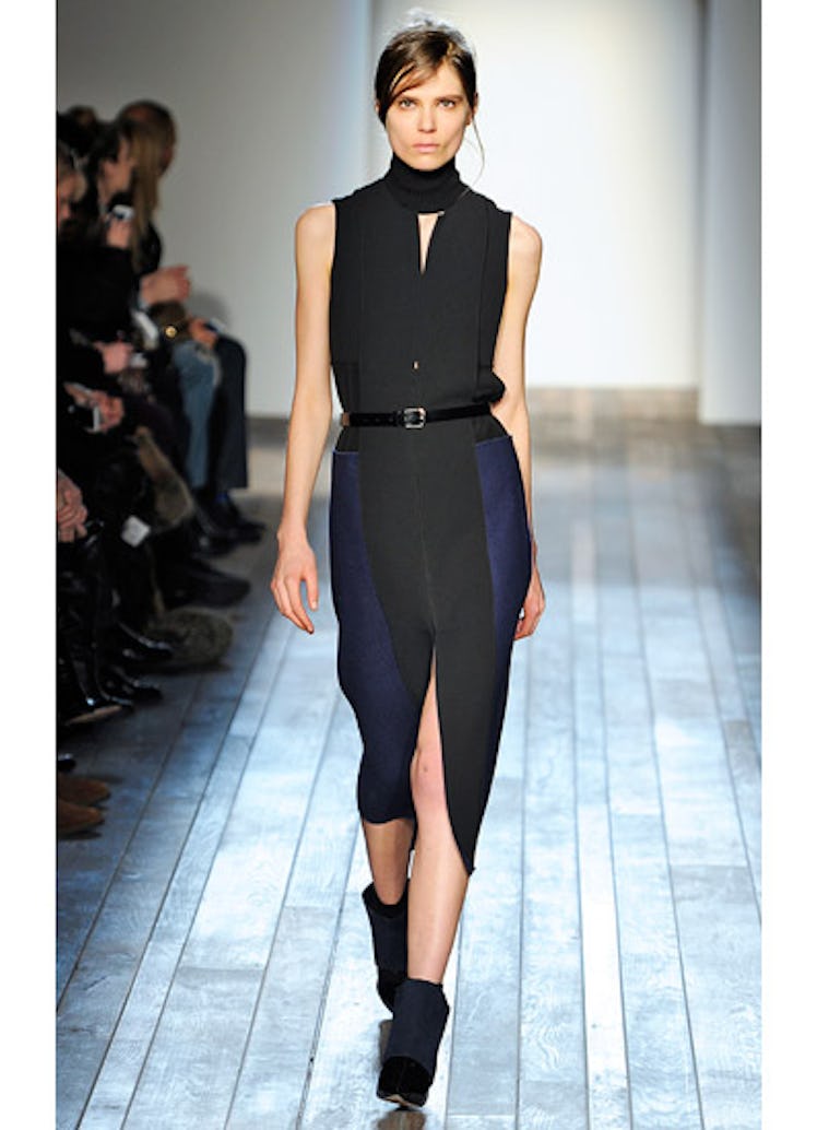 fass-victoria-beckham-fall-2013-runway-16-v.jpg