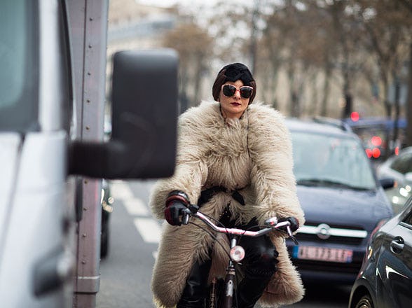 fass-pfw-fall-2013-street-style-day1-01-h.jpg