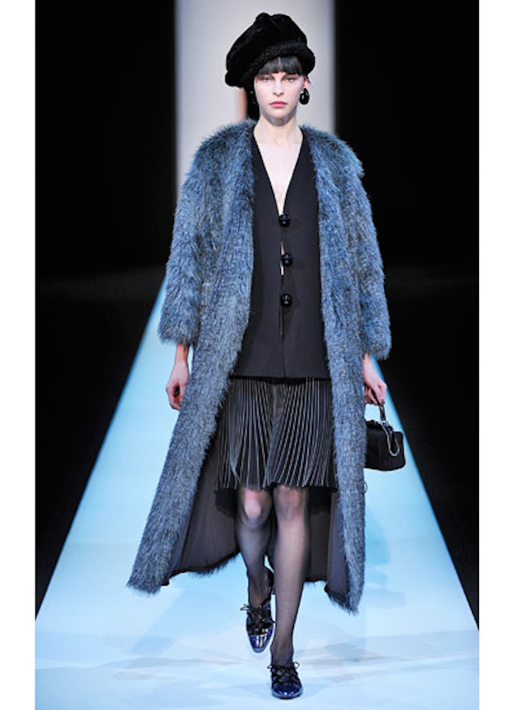 fass-armani-fall-2013-runway-08-v.jpg