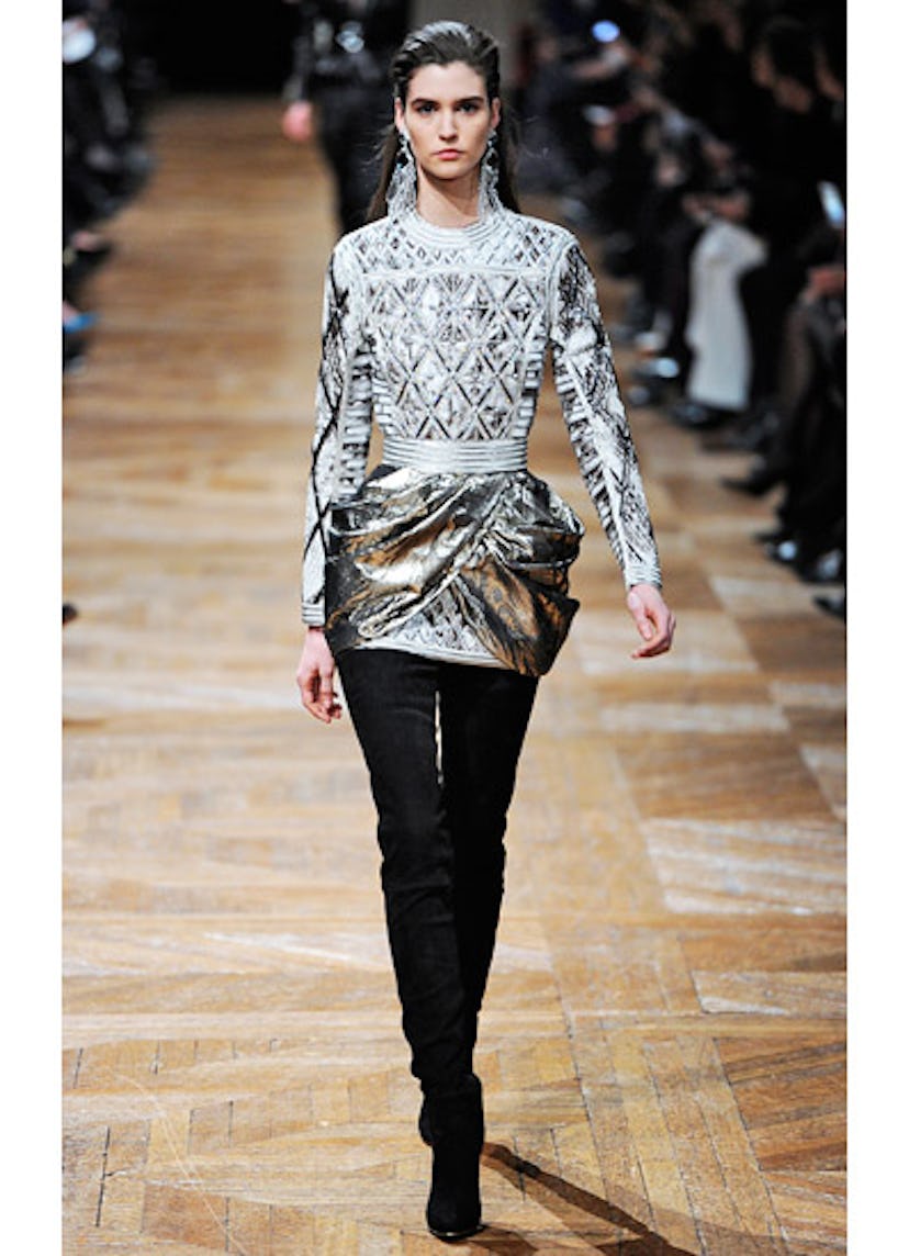fass-balmain-fall-2013-runway-01-v.jpg