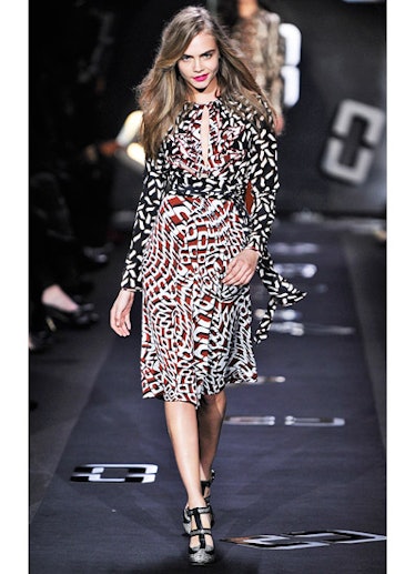 fass-dvf-fall-2013-runway-01-v.jpg