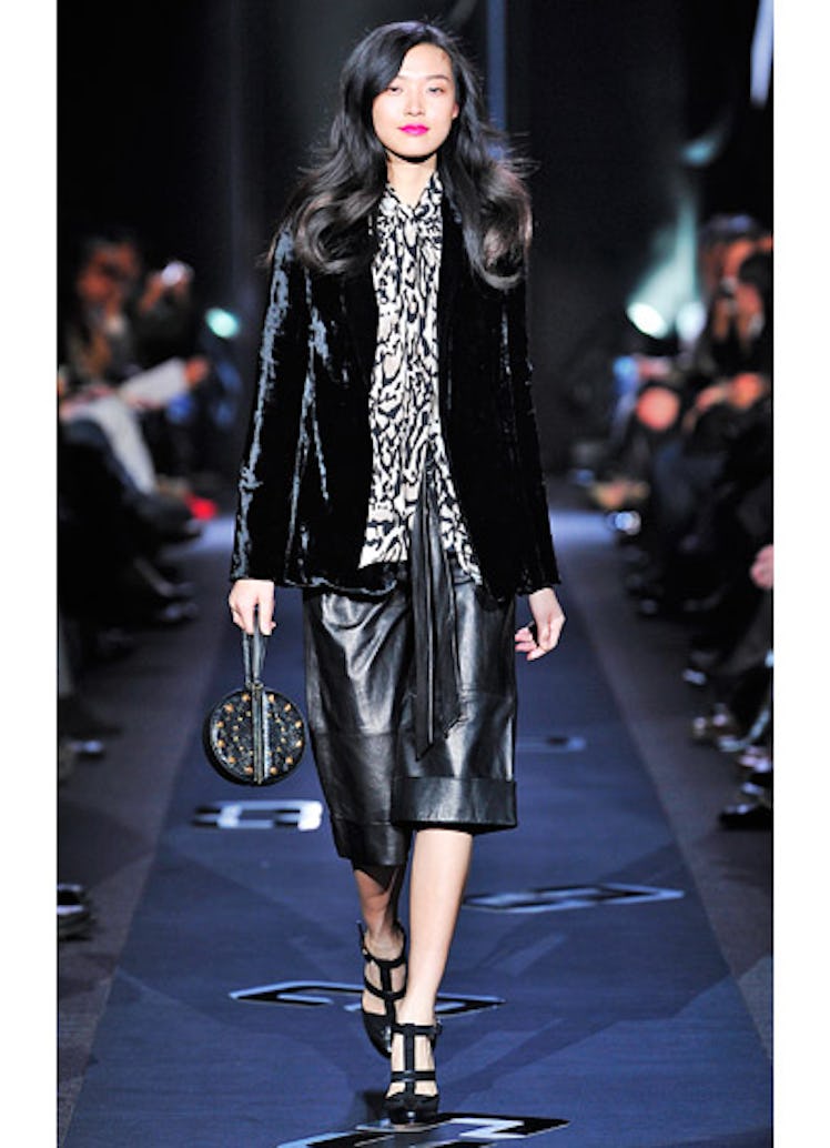 fass-dvf-fall-2013-runway-04-v.jpg